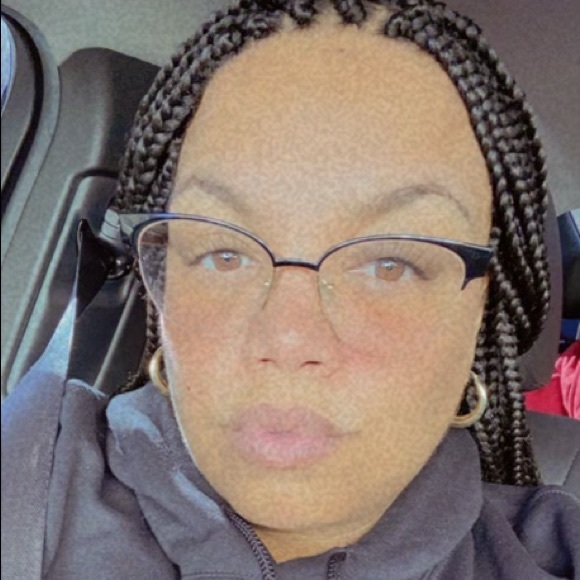 Meet your Posher, Ronnette - Picture 1 of 1